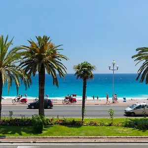 Appartement Beautiful By The Sea Front, Nice